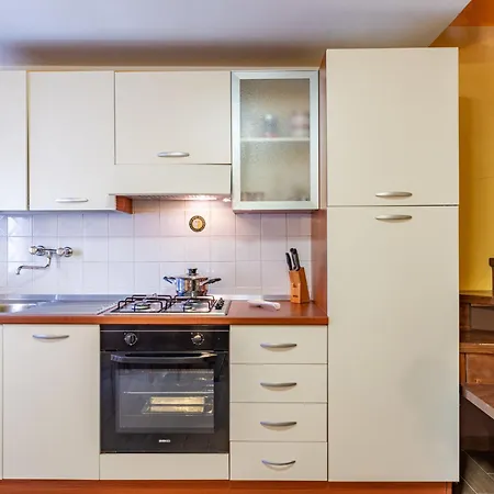 Nyaraló Paola By Interhome